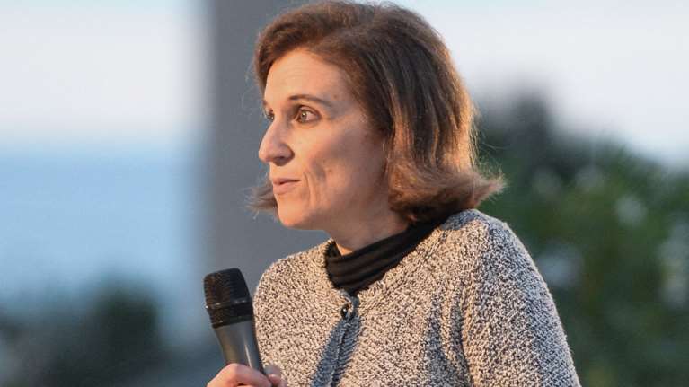 Η καθηγήτρια Βάσω Κιντή υπερασπίζεται την απόφαση της Επιτροπής Εμβολιασμών για το εμβόλιο της AstraZeneca