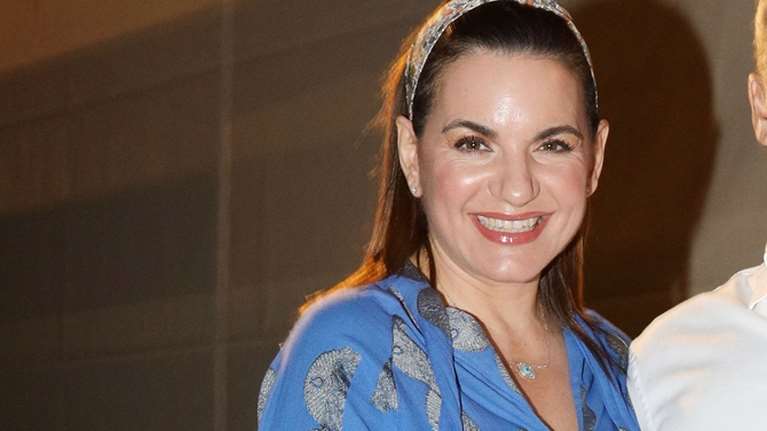 Ολγα Κεφαλογιάννη: Η διαφορετική εμφάνιση στο Ηρώδειο με μάξι καφτάνι και headpiece