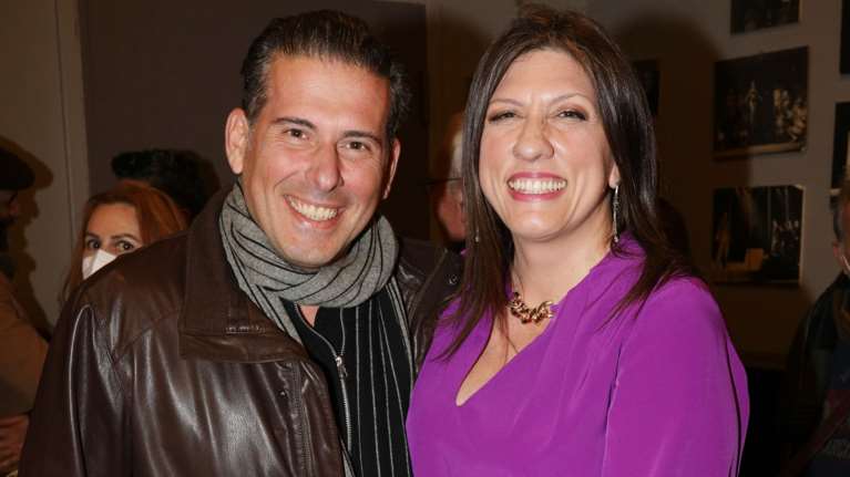 Ζωή Κωνσταντοπούλου: Στην πρεμιέρα του αγαπημένου της στο θέατρο - Ντυμένη στα μωβ [εικόνες]