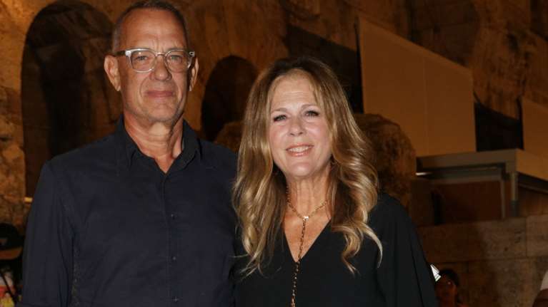 Τομ Χανκς - Ρίτα Γουίλσον: Στο Ηρώδειο με casual chic στιλ μετά τις διακοπές στους στην Αντίπαρο