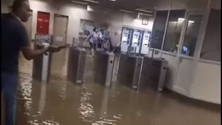 Κανονικά λειτουργεί ο σταθμός του Μετρό "Ευαγγελισμός" μετά τις χθεσινές πλημμύρες