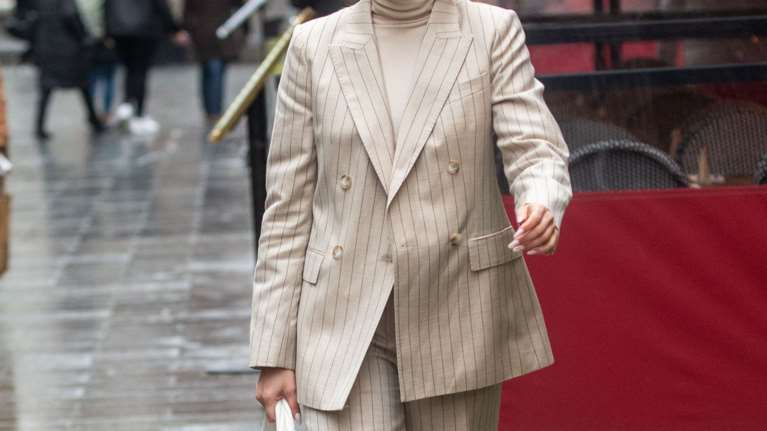 4 συμβουλές μόδας για να ντυθείς κομψά ακόμα κι αν άργησες να ξυπνήσεις το πρωί