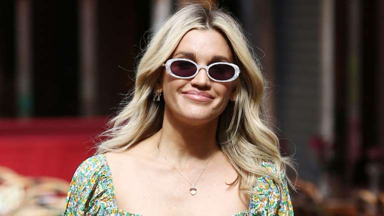 Αυτά είναι τα παπούτσια που φοράνε οι πιο ενημερωμένες fashion insiders φέτος το καλοκαίρι