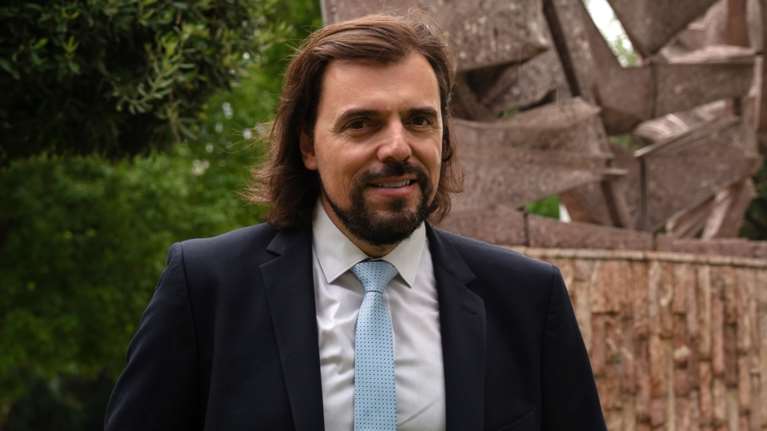 Ο Πέτρος Παππάς εξηγεί στο TheTOC γιατί στηρίζει Κασσελάκη: Χρειάζεται ένα σοκ ο ΣΥΡΙΖΑ