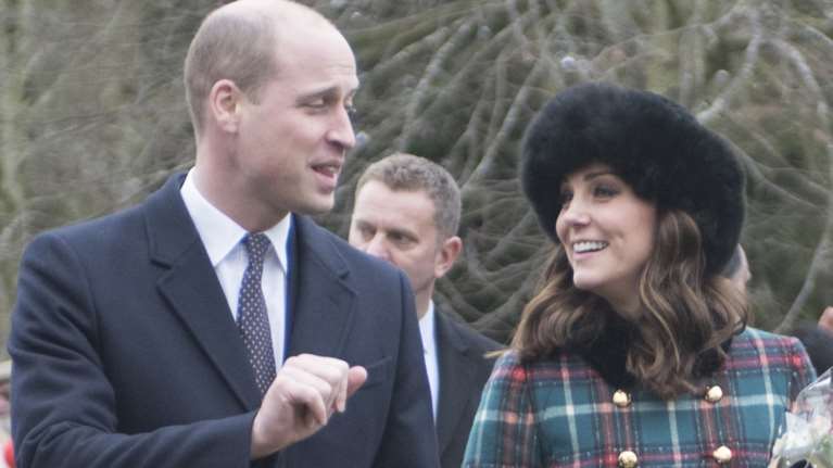 Η Κέιτ Μίντλετον βγήκε για πρώτη φορά από το Παλάτι μετά την εγχείρηση για να επισκεφθεί τον βασιλιά Κάρολο