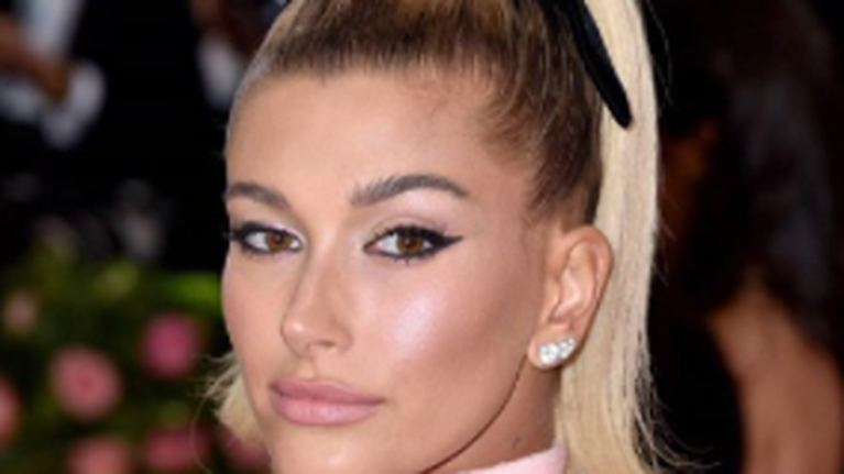 H Χέιλι Μπίμπερ ανέβασε στο TikTok τη συνταγή της για πίτσα και έγινε viral