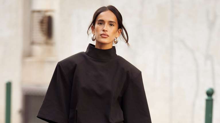 Όλα τα stylish girls αντικαθιστούν τις jelly μπαλαρίνες τους για αυτά τα φλατ παπούτσια