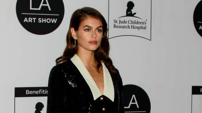 Kάια Γκέρμπερ: H old Hollywood εμφάνιση της 20χρονης με παγιέτες και vague