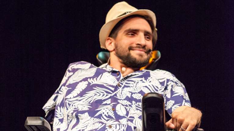 Αδιανόητη καταγγελία στη Θεσσαλονίκη: Του ζήτησαν να αποδείξει ότι δεν έχει δεξί χέρι για να του βγάλουν διαβατήριο