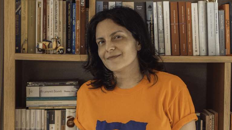 Συγκλονίζει η στιχουργός Ελεάνα Βραχάλη: Πώς είναι η ζωή της με Σκλήρυνση κατά Πλάκας - &quot;Τίποτα δεν είναι δεδομένο&quot;