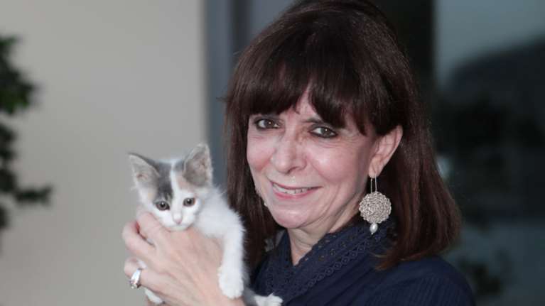 Η συγκινητική ανάρτηση της Σακελλαροπούλου για την Παγκόσμια Ημέρα Αδέσποτων: Κάποτε τα εγκαταλείψαμε, σήμερα ας υιοθετήσουμε