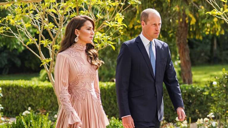 Η royal σεμνότητα της Κέιτ Μίντλετον: Τα έξυπνα fashion tricks που χρησιμοποιεί για να είναι πάντα εντός πρωτοκόλλου