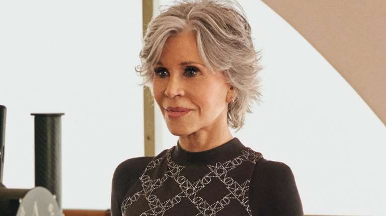 Τζέιν Φόντα: Η απόλυτη θεά στη νέα καμπάνια της H&amp;M στα 84 της