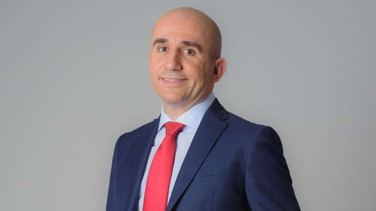 Πάτρα: Οι αναρτήσεις - &quot;φωτιά&quot; του Γρηγόρη Λέων που &quot;δείχνουν&quot; παιδοκτονία