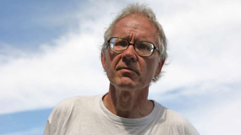 Σουηδία: Νεκρός σε τροχαίο ο Λαρς Βιλκς, ο σκιτσογράφος του διάσημου σκίτσου με τον Μωάμεθ σε σώμα σκύλου