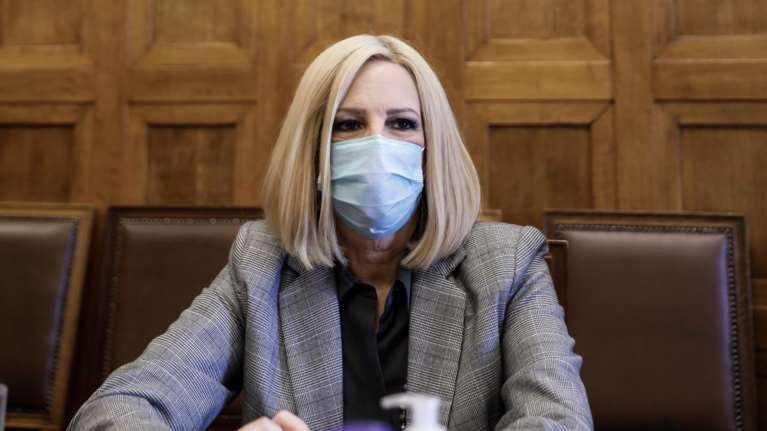 Γεννηματά για κορονοϊό: Η κυβέρνηση έχασε τον έλεγχο, μέτρα τώρα σε ΜΜΜ, ΕΣΥ και σχολεία