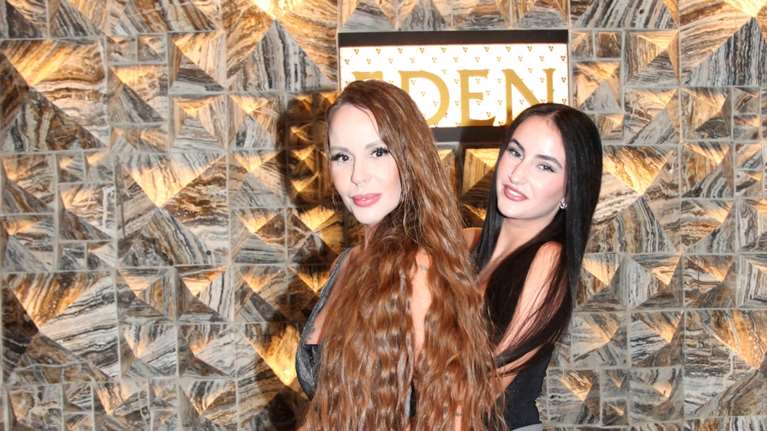 Ιωάννα Λίλη- Μαρία Ζαγοράκη: Μαμά και κόρη σε βραδινή έξοδο στη Θεσσαλονίκη