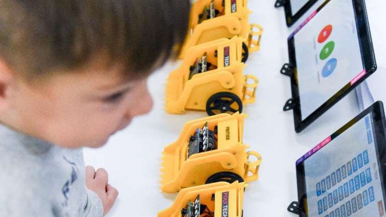 Υπουργείο Παιδείας: Ρομποτική στα σχολεία - Πέντε ερωτήσεις &amp; απαντήσεις για τα οφέλη της