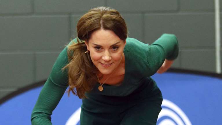 Με παντελόνα Zara αξίας 6 ευρώ η Κέιτ Μίντλετον σε αθλητικό event - Έδειξε πόσο γυμνασμένη είναι [Eικόνες]