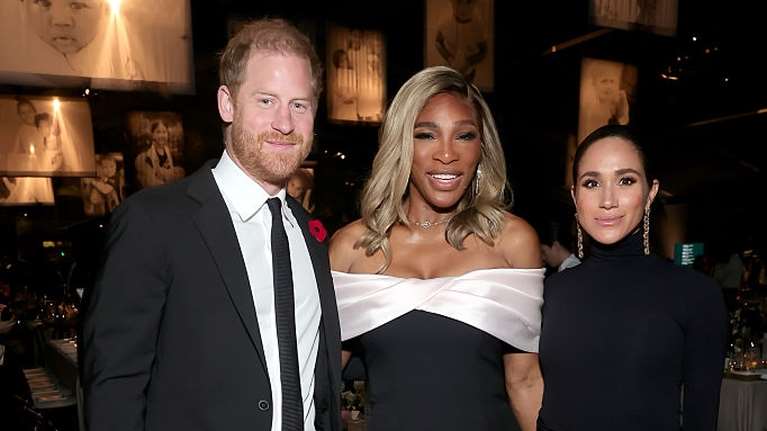 Πρίγκιπας Χάρι - Μέγκαν Μαρκλ: Οι Καρντάσιαν &quot;εξαφάνισαν&quot; τις φωτογραφίες τους