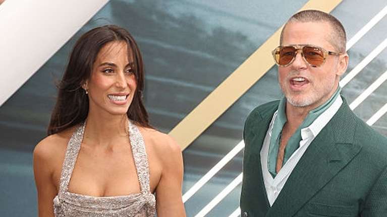 Φουλ ερωτευμένος ο Μπραντ Πιτ - Με τη σύντροφό του σε red carpet εμφάνιση