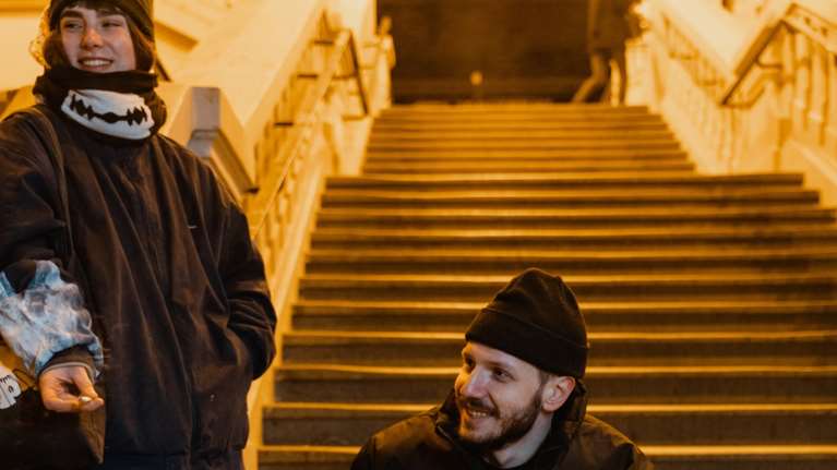 ΑΡΓΩ: Οι έφηβοι ξεκινάνε την κάνναβη και το αλκοόλ από τα 14