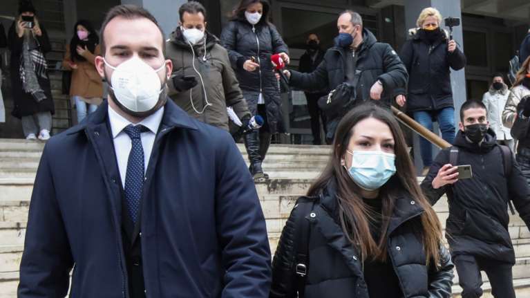 Βιασμός 24χρονης: Ποιος ανέλαβε την ευθύνη για την επίθεση με γκαζάκια στο γραφείο του δικηγόρου Αλεξόπουλου