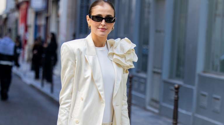 Λευκό παλτό: 6 chic looks για να το αναδείξεις αυτό τον χειμώνα
