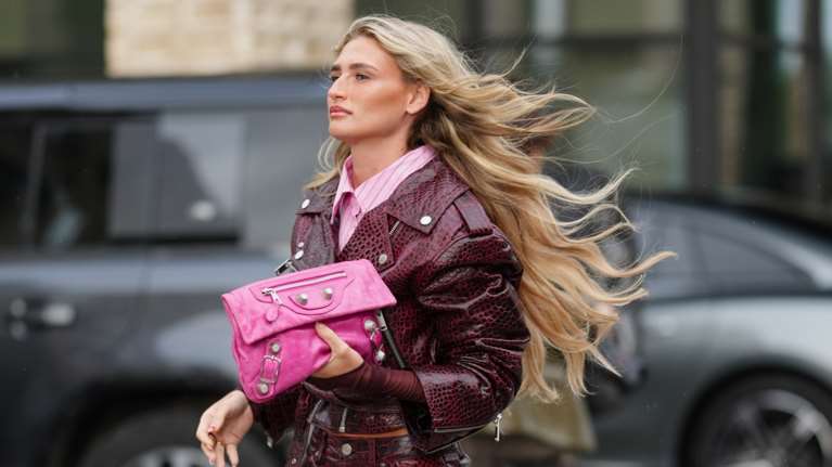 3 λόγοι που τα μαλλιά σου μακραίνουν &quot;αργά και βασανιστικά&quot; και τι να κάνεις για να επισπεύσεις τη διαδικασία