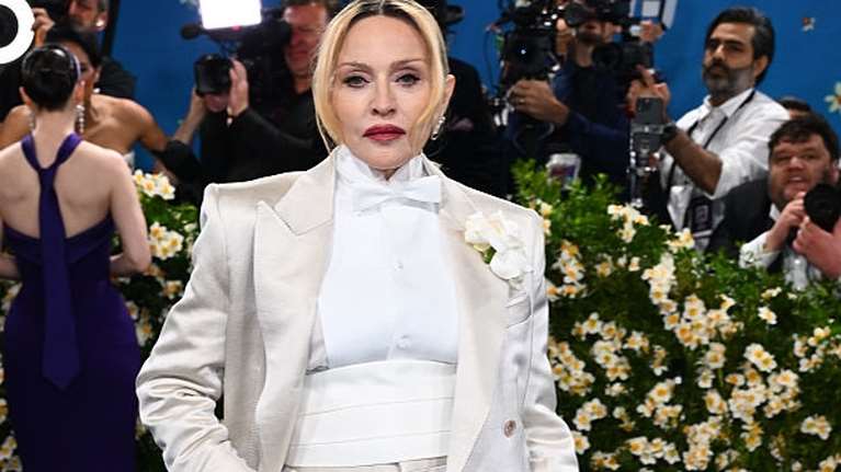 H Madonna μάς δείχνει τον 94χρονο πατέρα της - H σπάνια φωτογραφία