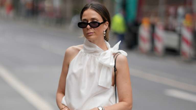 5 λινά παντελόνια που θα φοράς εναλλάξ αυτό και κάθε καλοκαίρι