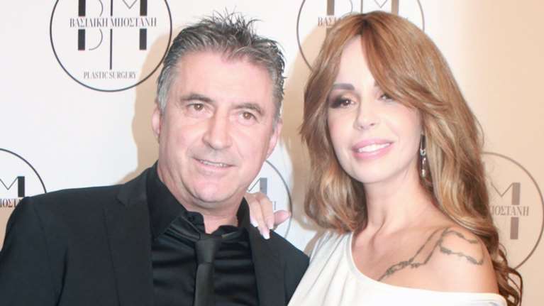 Ιωάννα Λίλη: Ποζάρει με σούπερ μίνι φόρεμα και over the knee μπότες στην αγκαλιά του Θοδωρή Ζαγοράκη