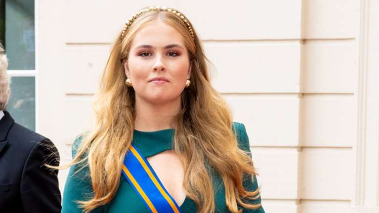 Αγνώριστη η πριγκίπισσα Αμαλία της Ολλανδίας μετά από την απώλεια πολλών κιλών. Η νέα, εντελώς διαφορετική εμφάνισή της