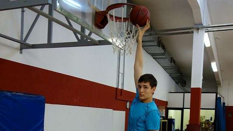 Θρήνος: Πέθανε σε ηλικία μόλις 20 χρονών ο μπασκετμπολίστας Θωμάς Κατσαούνης [εικόνες - βίντεο]