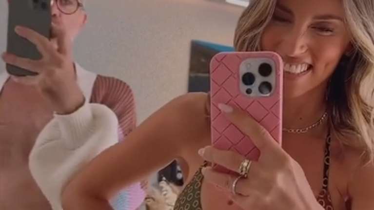 Αθηνά Οικονομάκου: Οι πρώτες διακοπές μετά το διαζύγιο - Πάσχα με φίλους σε νησί [εικόνες]