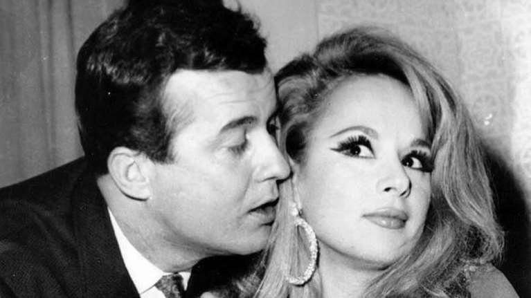 Ρετρό: Βουγιουκλάκη και Παπαμιχαήλ στην πρώτη εμφάνισή τους ως αρραβωνιασμένοι - Μετά την πρόταση γάμου