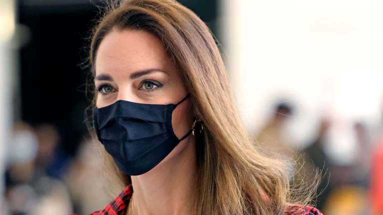 Κέιτ Μίντλετον: Η εμφάνιση με gingham dress του &#39;30 και με νέο hairstyle