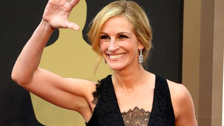 Η Τζούλια Ρόμπερτς γιορτάζει 18 χρόνια γάμου με το σύζυγό της [Εικόνα]