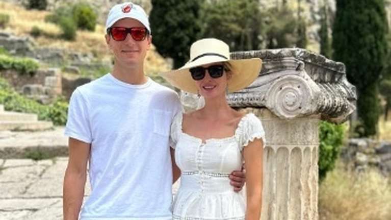 Η Ιβάνκα Τραμπ στους Δελφούς: Οι φωτογραφίες και το μήνυμά της - "Γνώρισε τον εαυτό σου"