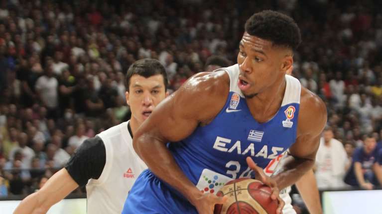 Σερβία - Ελλάδα: Δεν ήταν αρκετός ο ασταμάτητος Γιάννης - Ήττα για την Εθνική στην παράταση