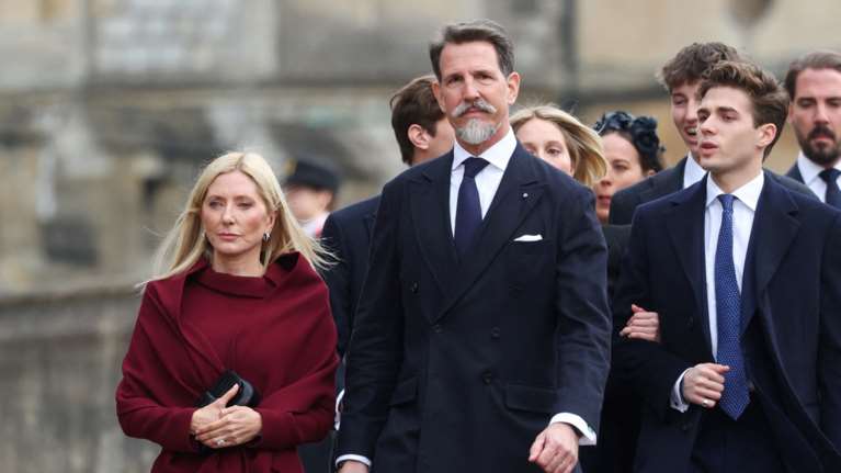 Μνημόσυνο τέως βασιλιά Κωνσταντίνου στο Γουίνδσορ: Οι γιοι του, οι κομψές νύφες του, τα εγγόνια, η Καμίλα και η Λετίσια