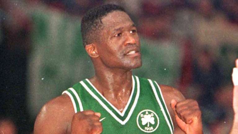 Ο Ντόμινικ Γουίλκινς καταγγέλλει ρατσιστική επίθεση - &quot;Ποτέ δεν με είχαν διώξει από κάπου για το χρώμα του δέρματός μου&quot;