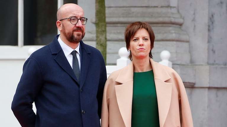 Ο κορονοϊός "χτύπησε" τον Σαρλ Μισέλ - Ανέβαλε το γάμο του δύο μέρες πριν γίνει