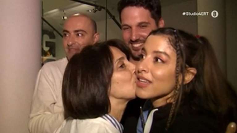 Μαρίνα Σάττι: Σπάνια εμφάνιση της μητέρας της μετά την πρόκριση στον τελικό - &quot;Ένιωσα συγκινημένη όταν την είδα στη σκηνή&quot;