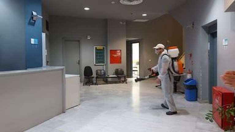 Κρούσμα κορονοϊού και στον &quot;Αθήνα 9,84&quot;: Σε καραντίνα έξι εργαζόμενοι του σταθμού