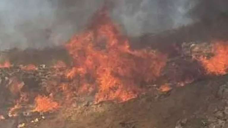 Λασίθι: Μήνυμα από το 112 για την πυρκαγιά σε χώρο εναπόθεσης απορριμμάτων στον Άγιο Νικόλαο