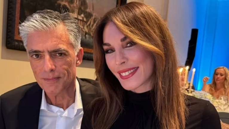 Νίκος Ευαγγελάτος - Τατιάνα Στεφανίδου: Καλεσμένοι σε βάφτιση - Το μικρό μαύρο φόρεμα με τη γούνα στα μανίκια της παρουσιάστριας