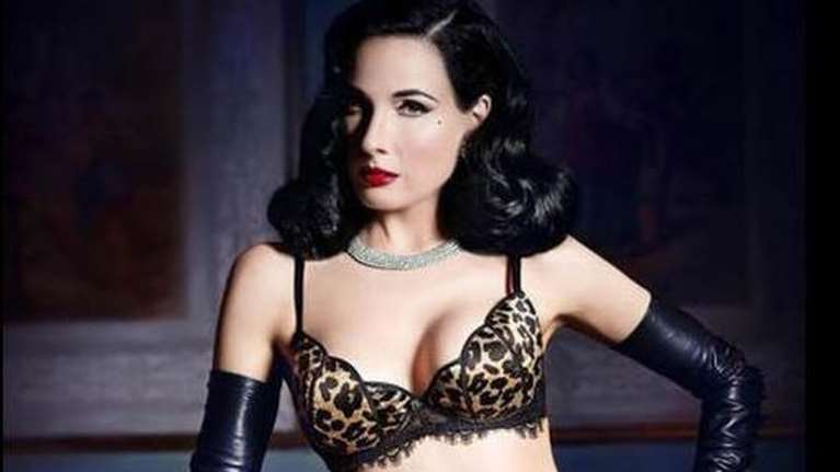 Οι Dita Von Teese, Liv Tyler κι άλλοι 9 celebrities μας ξεναγούν στις ντουλάπες τους