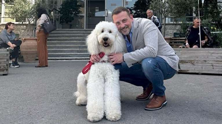 Γεωργιάδης: &quot;Παρέα με Ουρά&quot; - Σκύλοι θεραπείας  δίπλα σε ογκολογικούς ασθενείς στο Μεταξά