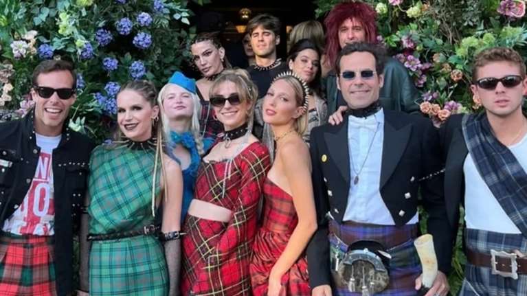 Ηλέκτρα Νιάρχου: Το θεματικό πάρτι-υπερπαραγωγή σε κάστρο της Σκωτίας με λαμπερούς καλεσμένους - Η εμφάνιση των Ντε Γκρες